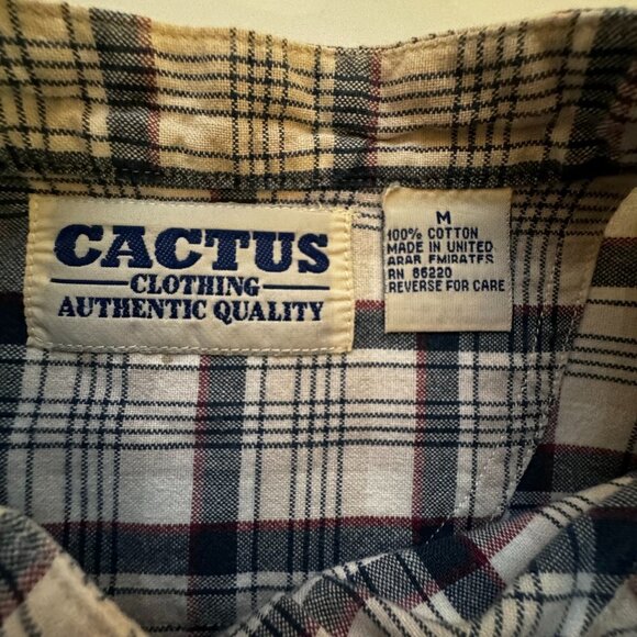 Men's Cactus Plain Short Sleeve Button Up Shirt - Medium - Picture 5 of 6